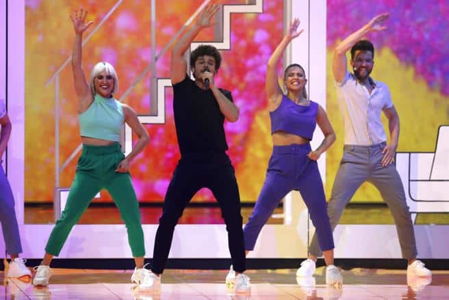 Mike núñez y su equipo de bailarines en Eurovisión 2019